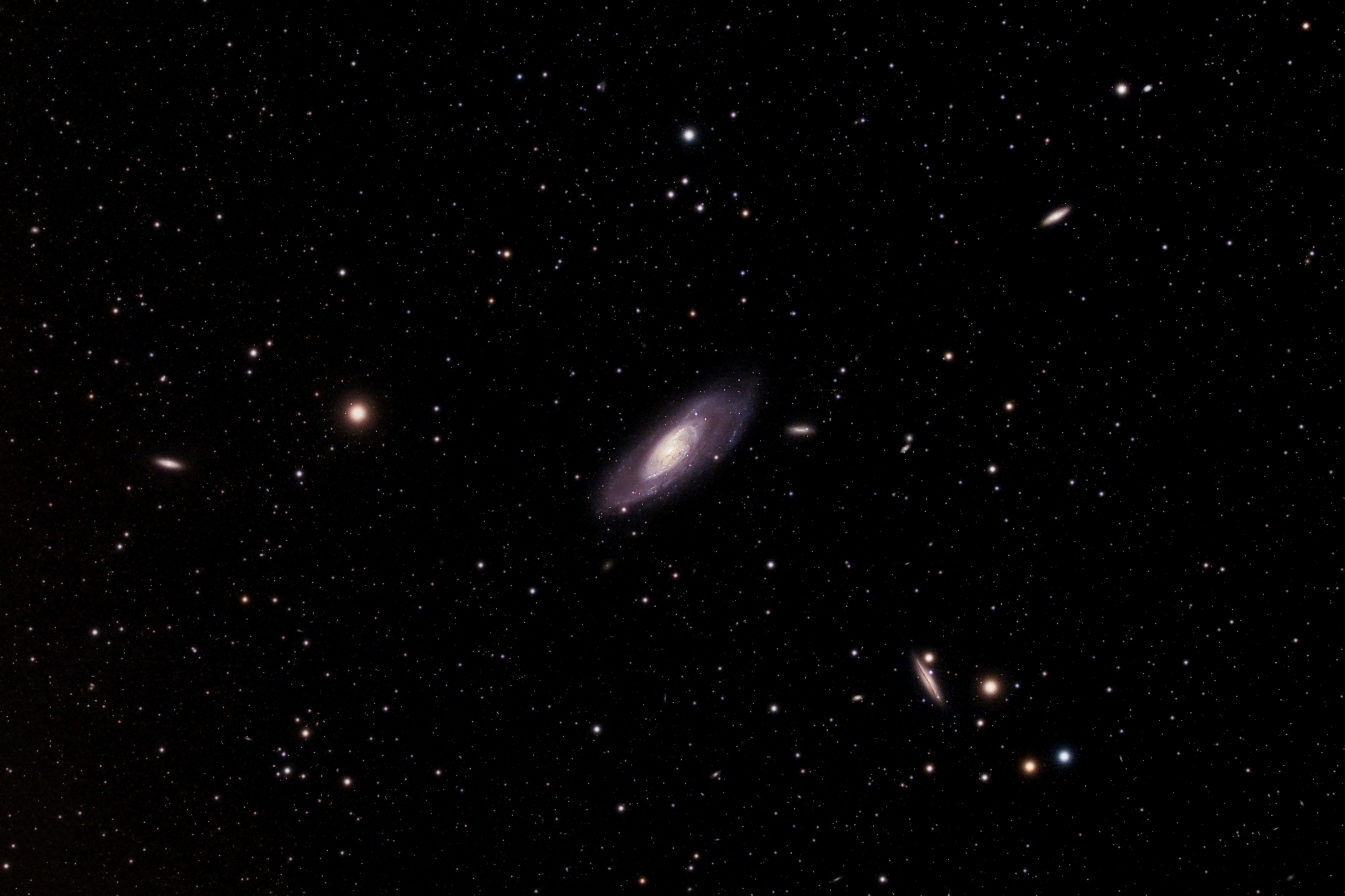 Messier 106<br /><font size="2">2021-04-04</font>